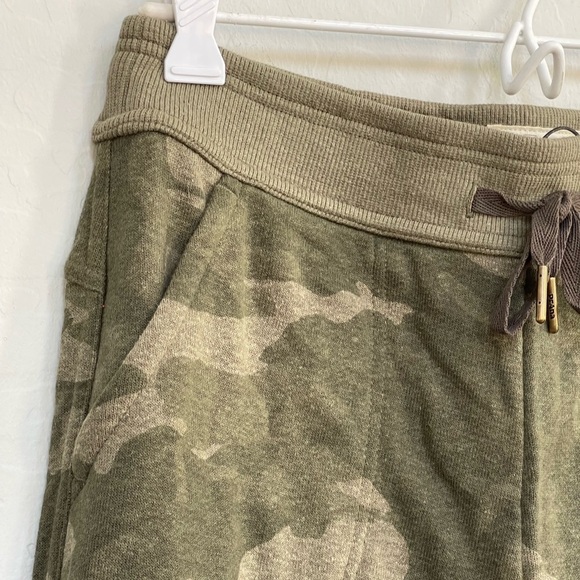 Prana Women's Cozy Up Ankle Pant in sage CAMO size medium - Picture 8 of 9